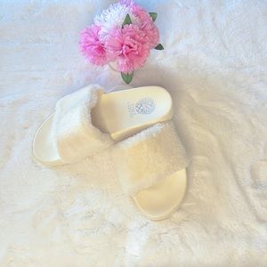 *Vince Camuto  Fluffy Fur Slippers Slip On Sandals